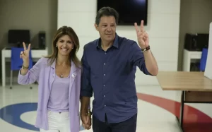 Esposa de Haddad fez 29 viagens em jatinhos da FAB em 2025