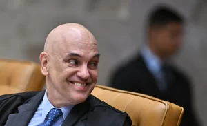 Moraes anula sindicância aberta pelo CFM sobre Jair Bolsonaro