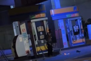 Vídeo mostra momento em que homem tenta atear fogo em posto de combustíveis em Rondonópolis