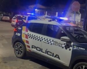 Confusão familiar termina em facada e tijolada em via pública de Rondonópolis; vídeo