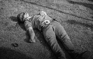 Pastor condenado por estupro é assassinado com tiros no rosto em praça no interior de MT; vídeo forte