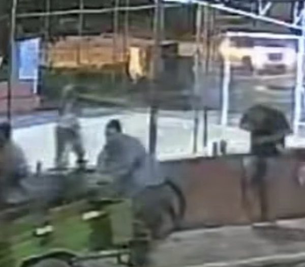 Jovem tenta vingar mortes na família e acaba morto em troca de tiros; vídeo mostra tudo