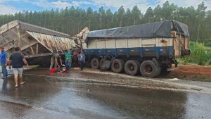 Atualização: acidente na BR-163 em Rondonópolis deixa dois mortos e sete envolvidos