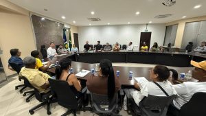 Prefeito Cláudio Ferreira recebe lideranças de diversos bairros para ouvir demandas