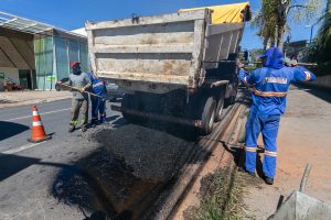 Prefeitura de Cuiabá já tapou mais de 4,5 mil buracos em janeiro