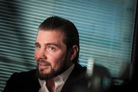 Vorcaro se machuca esmurrando a parede na prisão após decisão do STF e troca de advogado rumo à delação