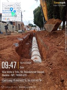 Prefeitura avança com asfalto e drenagem em três bairros de Cuiabá