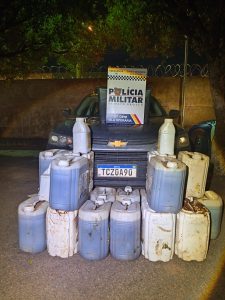 Dupla cai em ação da PM com quase 400 litros de agrotóxico em Rondonópolis; vídeo