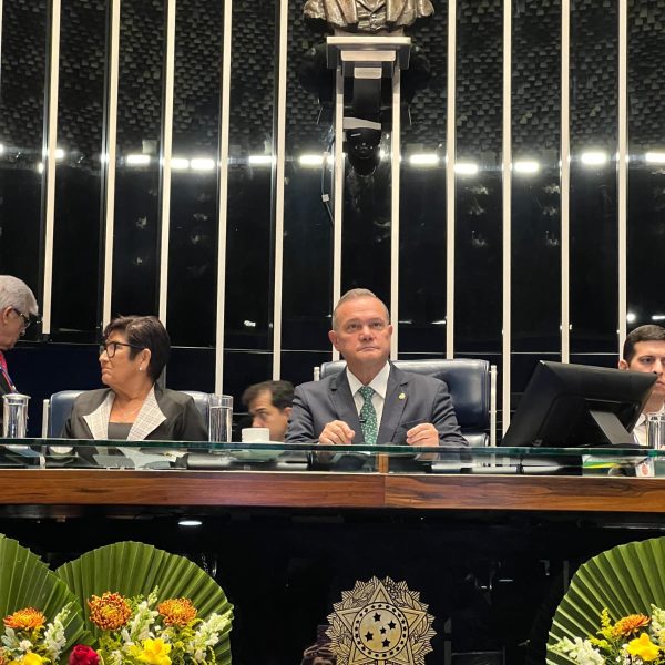 Wellington repudia desfile com enredo político na Sapucaí e reforça que já havia protocolado representação