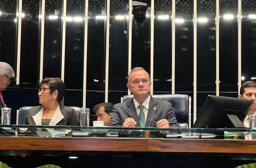 Wellington repudia desfile com enredo político na Sapucaí e reforça que já havia protocolado representação