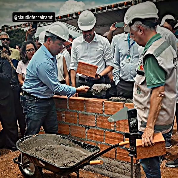 Vídeo mostra prefeito Cláudio Ferreira dando início às obras da nova Policlínica