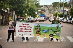 Município faz alerta em pit stop contra exploração sexual e trabalho infantil