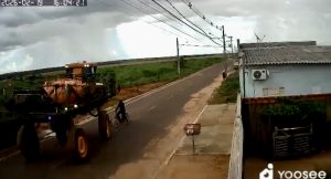 Adolescente tenta passar embaixo de máquina agrícola e morre esmagado em MT; assista ao acidente