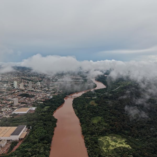 Nível do Rio Vermelho sobe e Defesa Civil entra em alerta