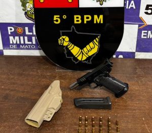 Homem é flagrado com pistola em pizzaria, causa medo e acaba detido em Rondonópolis