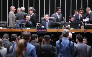 Câmara aprova PL Antifacção com fim do voto para presos