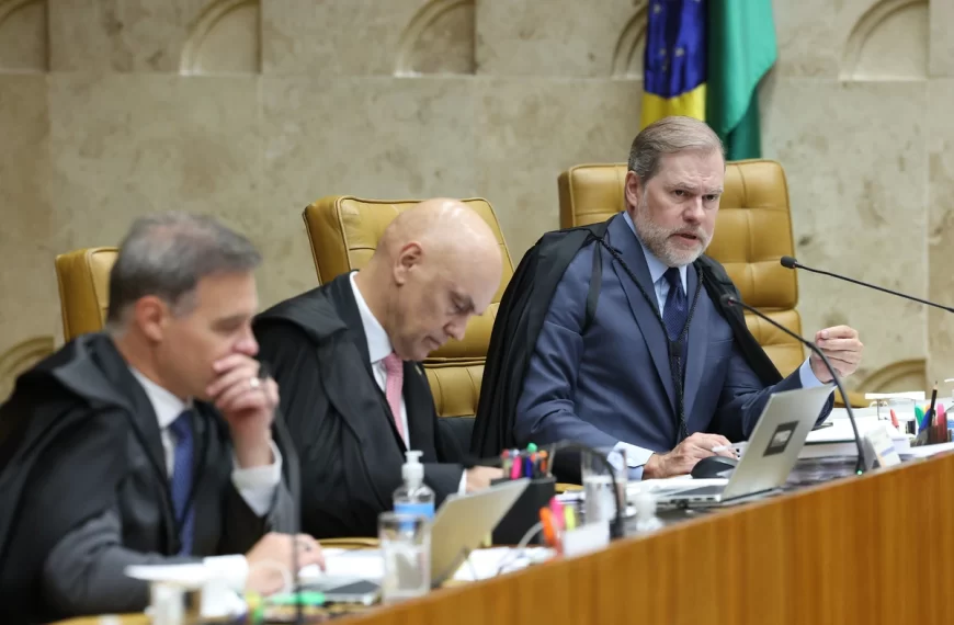 ‘Rachou o vestiário’: Toffoli e Moraes divergem de código de ética de Fachin e expõem racha do STF