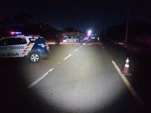 Fuga alucinada termina na base da bala e 2 presos após acidente com crianças em Rondonópolis; imagens