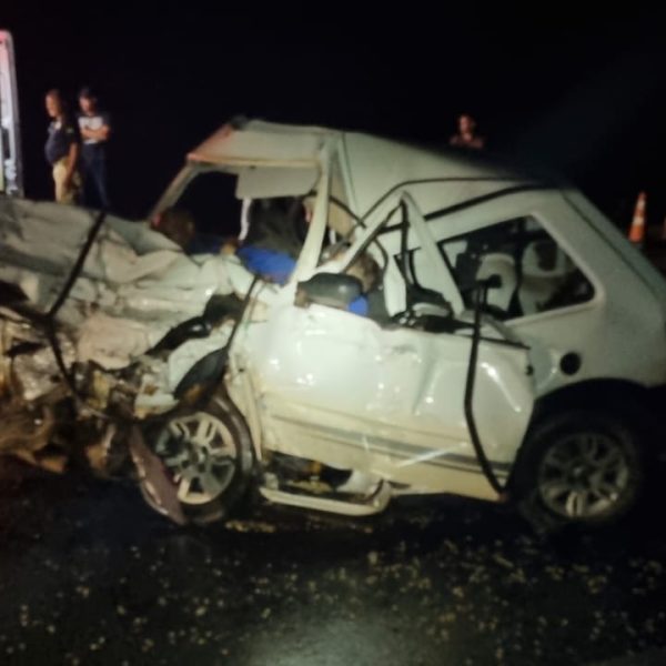 Dois morrem presos às ferragens em grave acidente na BR-163, em Itiquira, sentido Rondonópolis/Cuiabá; vídeo