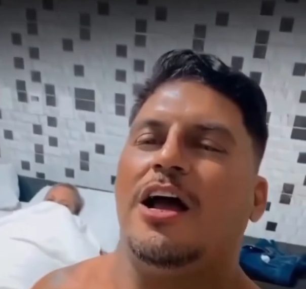 Chumbo trocado: homem descobre traição da esposa com amigo e dá o troco na mesma moeda; assista