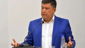 Carlos Viana afirma que comando das Casas está sendo conivente diante de escândalos