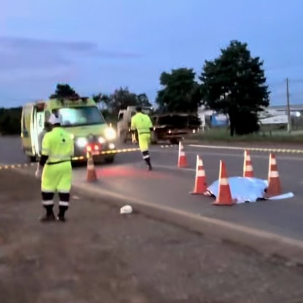 Mulher morre após ser brutalmente atropelada por veículo em frente ao Atacadão na BR-163; vídeo