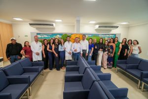 Em 1ª etapa da reforma, prefeito Cláudio e secretário entregam recepção da UPA modernizada e com padrão de excelência