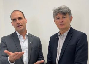 Medeiros se encontra com Eduardo Bolsonaro nos EUA e critica entraves do STF a obras de infraestrutura em MT
