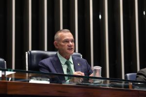 Wellington Fagundes assina pedido de CPI para investigar caso envolvendo ministros do STF e Banco Master