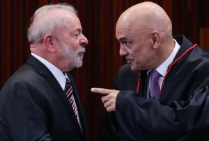 Governo Lula faz dobradinha com Moraes para vetar visita de assessor de Trump a Bolsonaro