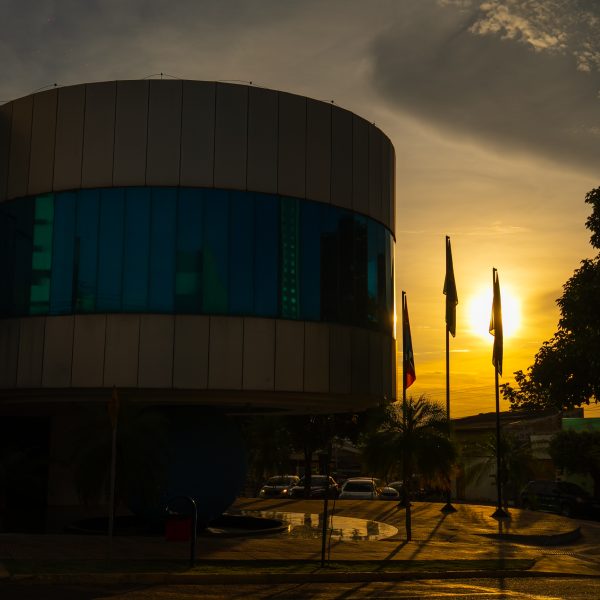 Inmet emite alerta vermelho de onda de calor e Rondonópolis pode chegar aos 44°C nos próximos dias