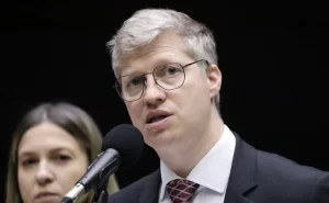 Se blindaram: Van Hattem detona decisão do STF sobre CPMI do INSS