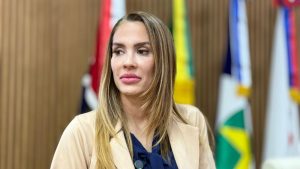 Moção de repúdio apresentada por Kalynka é aprovada na Câmara; somente petista votou contra