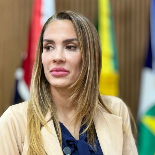Moção de repúdio apresentada por Kalynka é aprovada na Câmara; somente petista votou contra