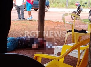 EXECUÇÃO SUMÁRIA | Homem chega de moto, manda vítima deitar e dispara várias vezes em MT; imagens fortes
