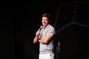 Renato Albani chega a Rondonópolis com show quase esgotado e promete casa cheia no Caiçara