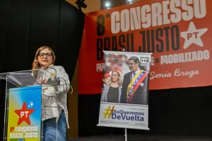 Congresso Nacional do PT teve cartaz pedindo volta de Maduro