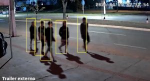 Vídeos mostram como quadrilha de menores aterrorizava e furtava lanchonetes em Rondonópolis