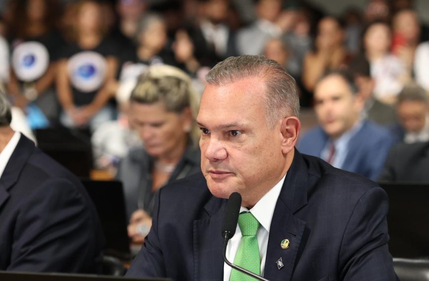 Wellington Fagundes destaca conquista com novo piso para médicos e dentistas