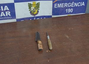 Homem ataca rival por ciúmes, esfaqueia e ainda fere a própria mãe em Rondonópolis