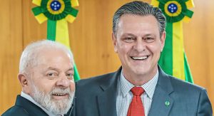 Fávaro dispara como o mais rejeitado ao Senado em MT e amarga desgaste após se alinhar a Lula