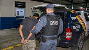 Homem afunda crânio de idosa durante ataque brutal e acaba preso pela PM