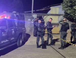 Menor resolve encarar a PM, atira contra policiais e acaba morto na UPA; vídeo