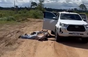 Mistério: três homens são assassinados em Hilux as margens da BR-163; vídeo forte