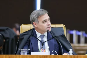 Mendonça avalia medida após troca na PF em caso que cita Lulinha
