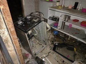 Mulher vai na casa da irmã, dá de cara com o ex e leva ‘surra’ por ter ido festar na Mika Preta