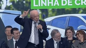 Lula ignora TSE e pede votos a Simone Tebet e Marina Silva em evento oficial do governo