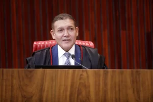 Nunes Marques analisará ação contra pesquisa AtlasIntel sobre Flávio
