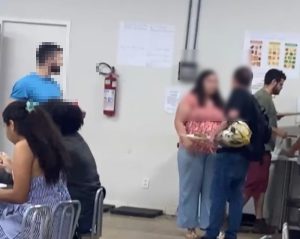 Estudante surta após discussão e provoca tumulto dentro da UFR em Rondonópolis; vídeos mostram tudo