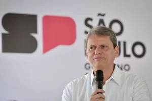 Tarcísio ironiza Haddad: “Melhor ministro da história do Paraguai”